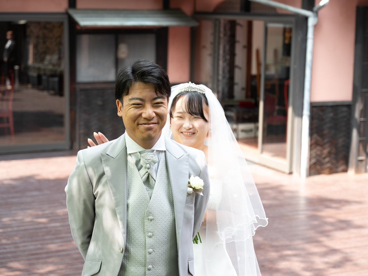 KawachiyaW's tweet photo. ご家族をはじめ大切な方々に
見守られての人前式
皆様から頂いた誓いの言葉📝
想いとともに誓いを立てます

#ウェディングドレス
#タキシード
#人前式
#フラワーシャワー
#ウェディングレポート
#川地家 
#結婚式準備 
#wedding
#bridal https://t.co/62DaodoX1o