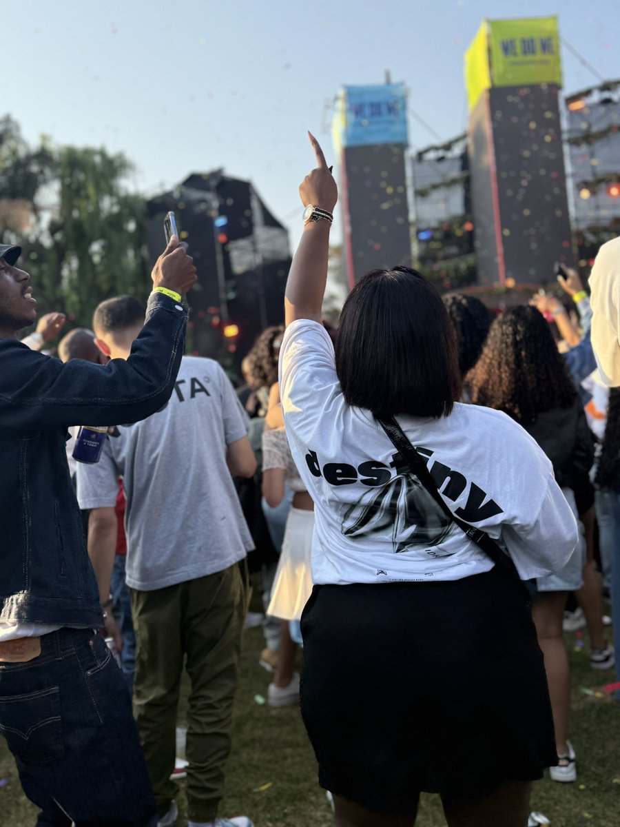 Empress_Paulsa's tweet photo. #SpringFiesta2025 🥂 https://t.co/Yp2zzS9u6U