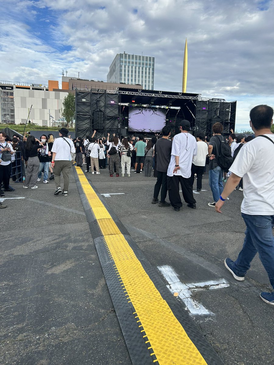 TORIENAさん、暴力を担ってる