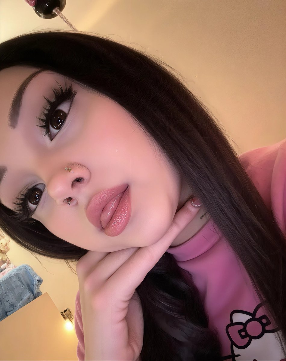 Liateen8's tweet image. Hiiii RT for a gift in DM💖