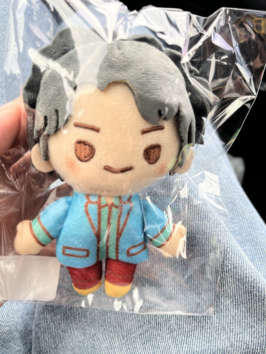 NanaUnion's tweet photo. 物販がひくほどガラガラだったからつい買っちゃったけどなんだか首が曲がってるわね？
かわいいからいいけど https://t.co/3feFtbQORO