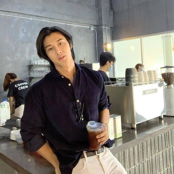 hypercumm's tweet image. hari ini waktunya quality time sama kesayangan. jalan berdua terus cuddle sehabis gua tinggal beberapa hari hahaha, maaf ya sayang🖤