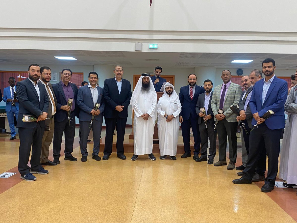 بمناسبة يوم المعلم
جانب من تكريم السادة المعلمين في الطابور الصباحي بحضور الهيئة العليا للمدرسة و الطلاب و أولياء الأمور