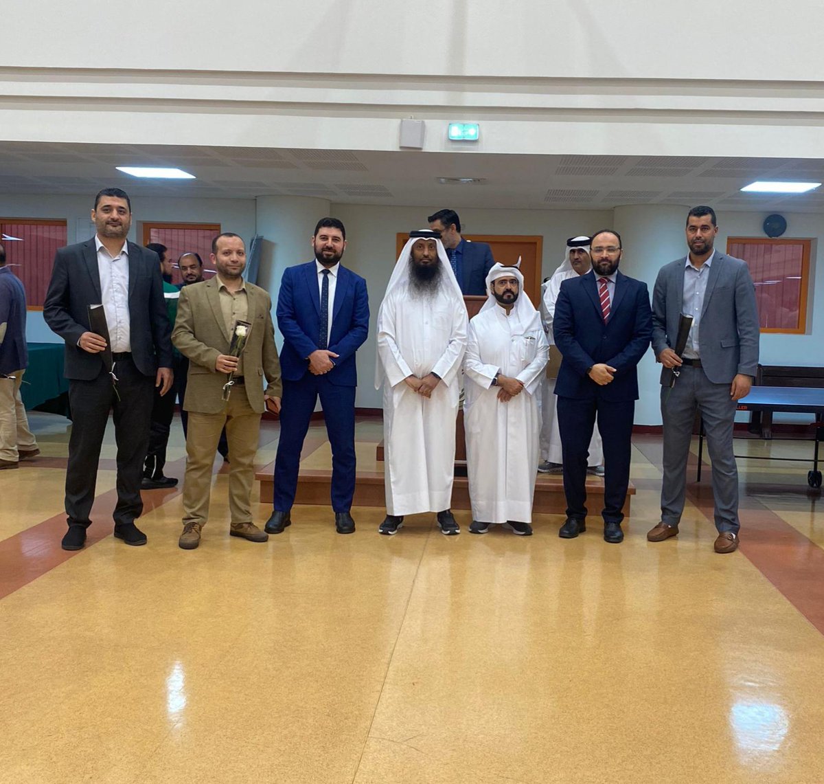 بمناسبة يوم المعلم
جانب من تكريم السادة المعلمين في الطابور الصباحي بحضور الهيئة العليا للمدرسة و الطلاب و أولياء الأمور