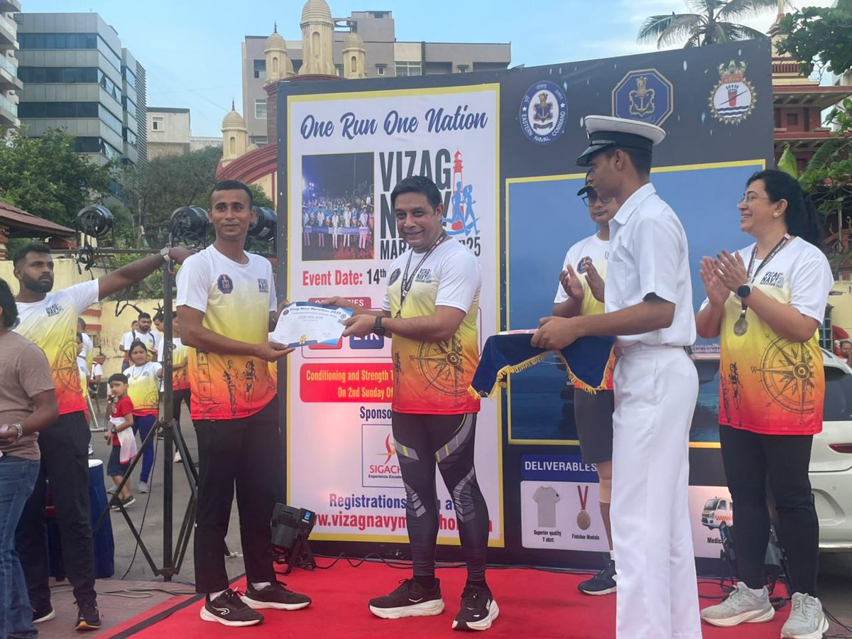 amitrajsinha's tweet photo. An energizing start to the weekend at the Vizag Navy Marathon 2025 Practice Run!

Honoured to run alongside incredible participants and the Indian Navy team.
Proud that Sigachi continues to support initiatives that celebrate fitness, discipline, and community spirit.

@SigachiL  @SigachiFood 

#VizagNavyMarathon #LeadershipInAction #SigachiCares #ExperienceExcellence