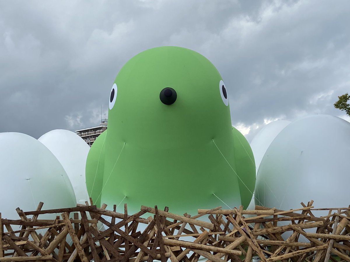 0138Kozi's tweet image. で、デカっ❗️
鳥栖市シンボルの鳥  「メジロ」

＃鳥の巣
＃TOSUNESTIVAL
＃メジロ