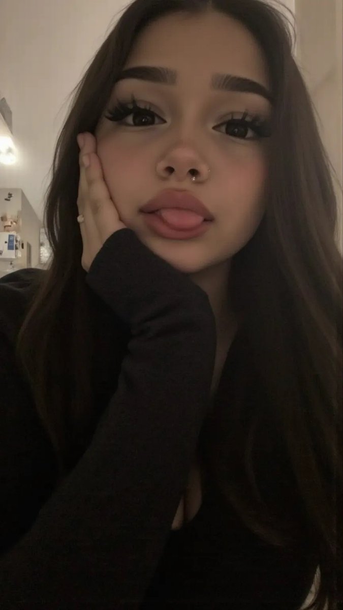 Hiiii RT for a gift in DM💖