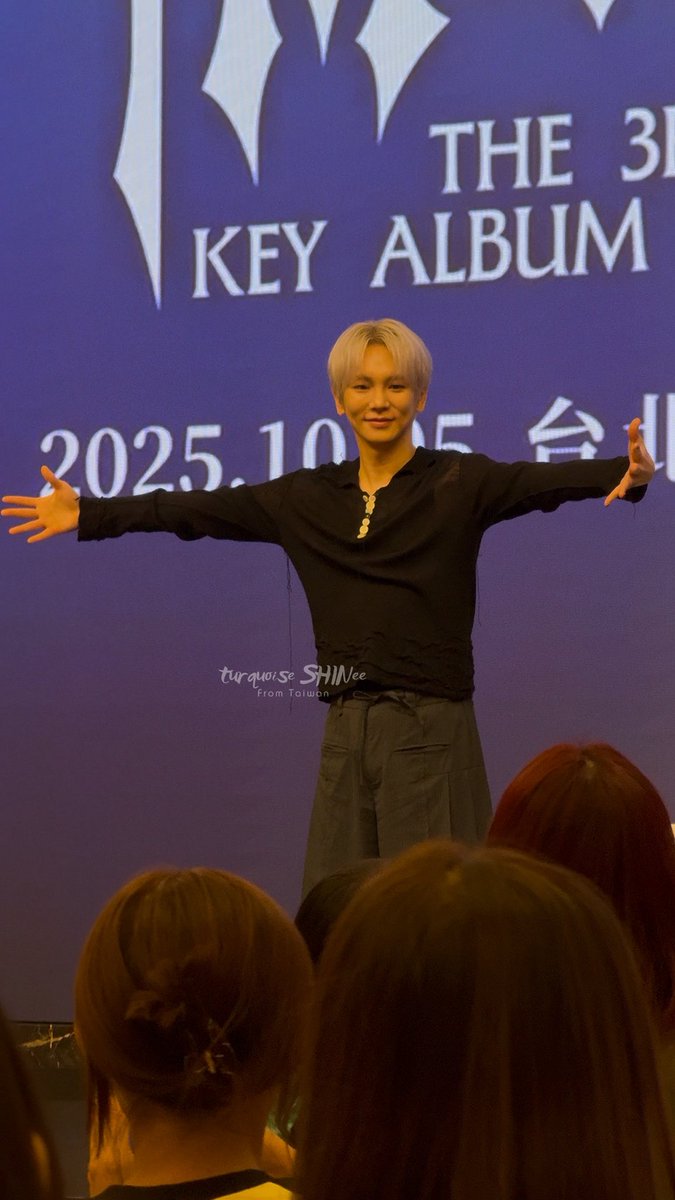 turquoiseSHINee's tweet photo. 🔑🇹🇼 251005 HUNTER FANSIGN EVENT IN TAIPEI

#KEY #키 #SHINee #샤이니 https://t.co/oa1cFqwoUC
