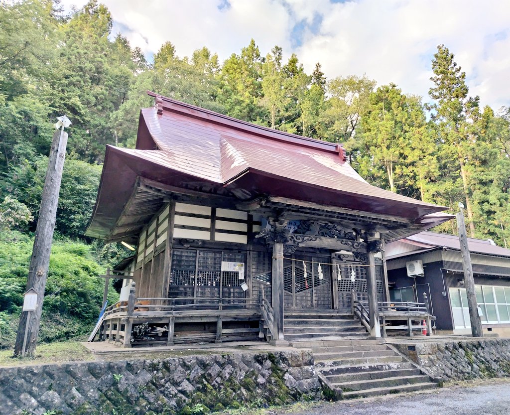 WinterTruffle14's tweet image. 倉井神社（飯綱町倉井）
建御名方命の御子神 健御名方富命彦神別神が久しく留居されたと伝わる
明治期に近隣の多くの神社を合祀した
#長野県 #御朱印