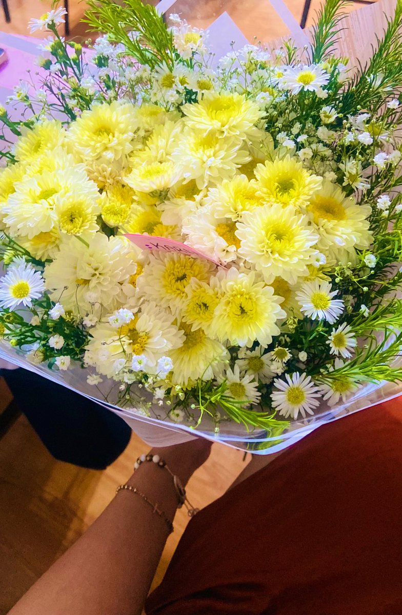 AnnaBaeza025's tweet photo. 💐✨🤍🌼 https://t.co/XpMwtXRVni