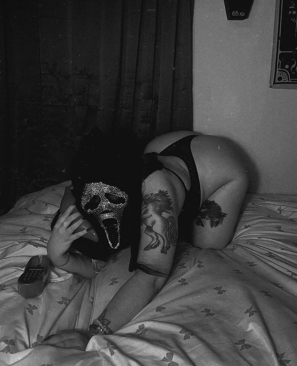 goddessfallz tweet picture