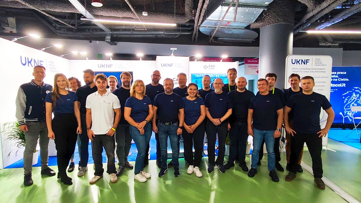 uknf's tweet image. 📌 Jesteśmy na @HackYeah 2025 jako Partner Zadania programistycznego #Prompt2Code2. HackYeah to największy, stacjonarny hackathon w Europie! Spotkaj się z nami w Krakowie! 
📌 Więcej o naszym zadaniu: hackyeah.pl/pl/zadania-nag…

#UKNF #TaskPartner #Fintech #Innovation #HackYeah2025