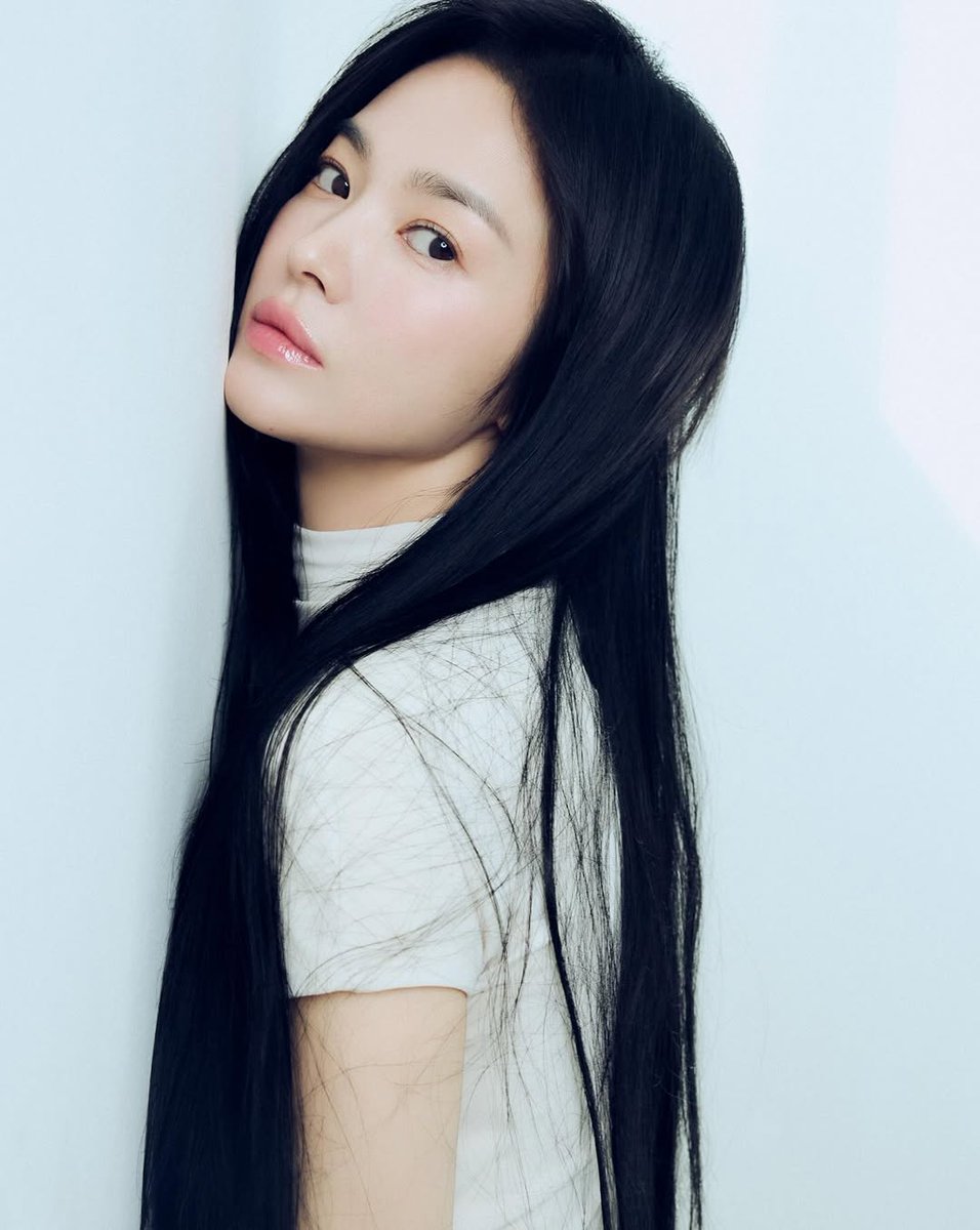 truebeautykyo's tweet photo. I can't choose the best picture for my pfp, all photos are amazing😭😭😆😆
#SongHyeKyo
#송혜교 https://t.co/L078mb97XQ
