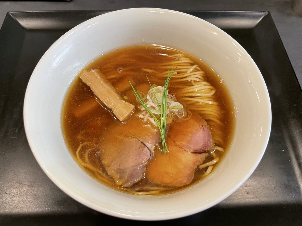 moriC_yui's tweet photo. らぁ麺やまぐちさんの追い鰹中華そば2025をいただきました！鰹ダシと醤油を合わせたスープが美味しい！(^o^)鶏そばとは異なる旨味を味わえて、スッキリした上品なラーメンでした！(๑˃̵ᴗ˂̵) #ramen_cp #らぁ麺やまぐち https://t.co/3Mn8Qe3r1K