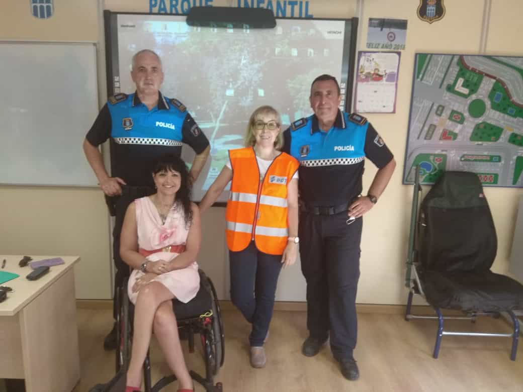 Hoy el Día Internacional de la Educación Vial,  profesión que Salva Vidas.  Gracias por acompañarme en esta aventura.  <a href="/AyuntamientoVLL/">Ayto. de Valladolid</a> <a href="/PoliciaMV/">Policía Municipal Valladolid</a> <a href="/AESLEMEONLINE/">AESLEME</a>