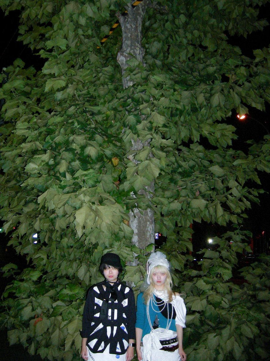 LAUSBUB Oneman Live Tour 2025 
"ゴールデン・ツアー"

stylist : Yosuke Shoji
costume support : y miyazaki 
costume graphics : moriodeguchi

hair &amp; make : kassy
photo : Mai Kimura