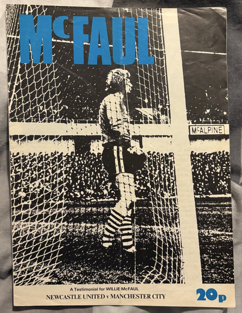 NUFCProgrammes's tweet image. Programme of the Day Number 813
Newcastle United v Manchester City
1979/80 Willie McFaul Testimonial
A 4-1 win for United with goals from Malcolm Macdonald Peter Withe John Connolly and Terry McDermott
Att 14995
RIP Willie McFaul