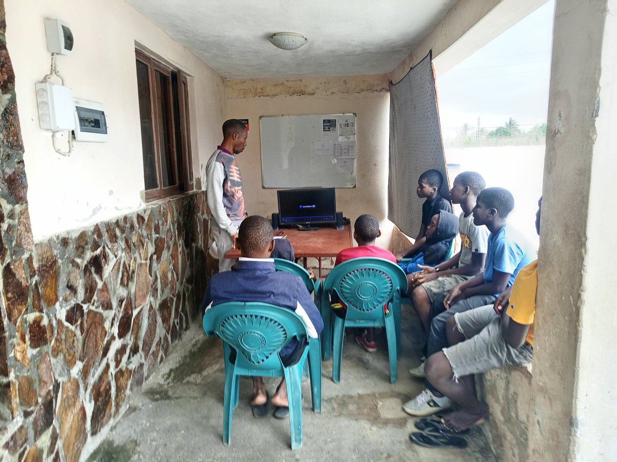 BitcoinDombo's tweet photo. We loop a video about what's Bitcoin to be watched before skate session.
Education+Bitcoin=Freedom
@maputo_skate
@BitcoinFamba
#cbaf #btc #sat https://t.co/aoVQTN6Ykz