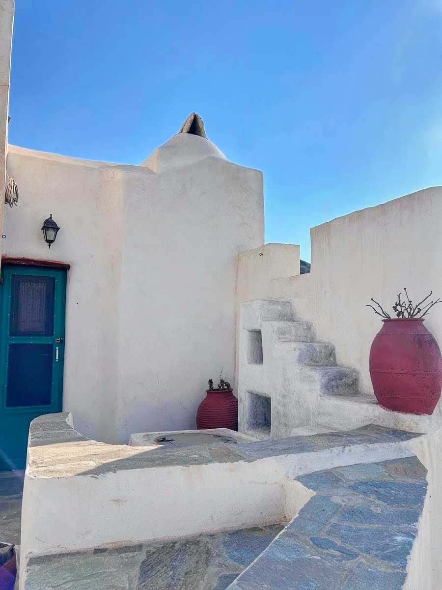 GreekPictures's tweet photo. #Sikinos. Just the sea, the sky, and the sound of peace. 🇬🇷
📷 morfo_glf https://t.co/YqBBUXyVQH