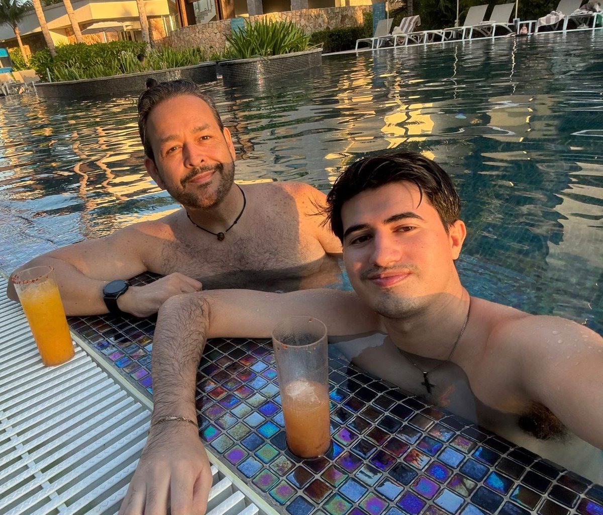 Docpool1's tweet image. La Hora Dorada con el más guapo 💛🤍, Hotel Catalonia Grand Costa Mujeres, Isla mujeres, Quintana Roo, México 
TQM @Jo_Mp02