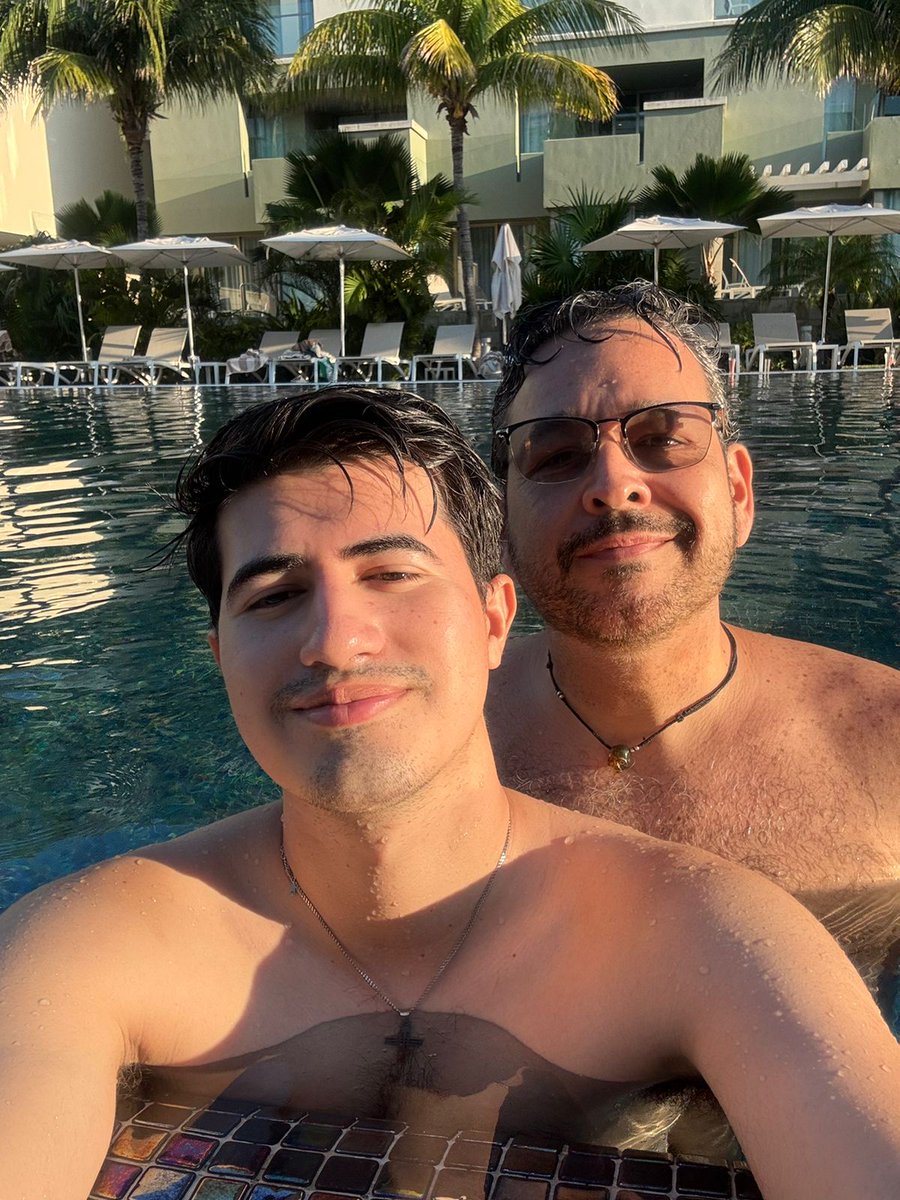 Docpool1's tweet image. La Hora Dorada con el más guapo 💛🤍, Hotel Catalonia Grand Costa Mujeres, Isla mujeres, Quintana Roo, México 
TQM @Jo_Mp02