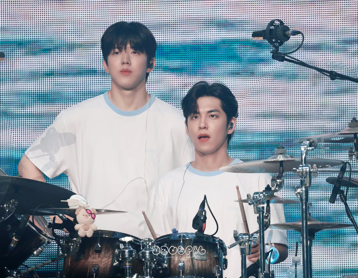 ddolpil's tweet photo. 250725 데이식스 4th 팬미팅
구막현막
#원필 #도운 #WONPIL #DOWOON #DAY6 #pier10 https://t.co/Or8rZbToXg