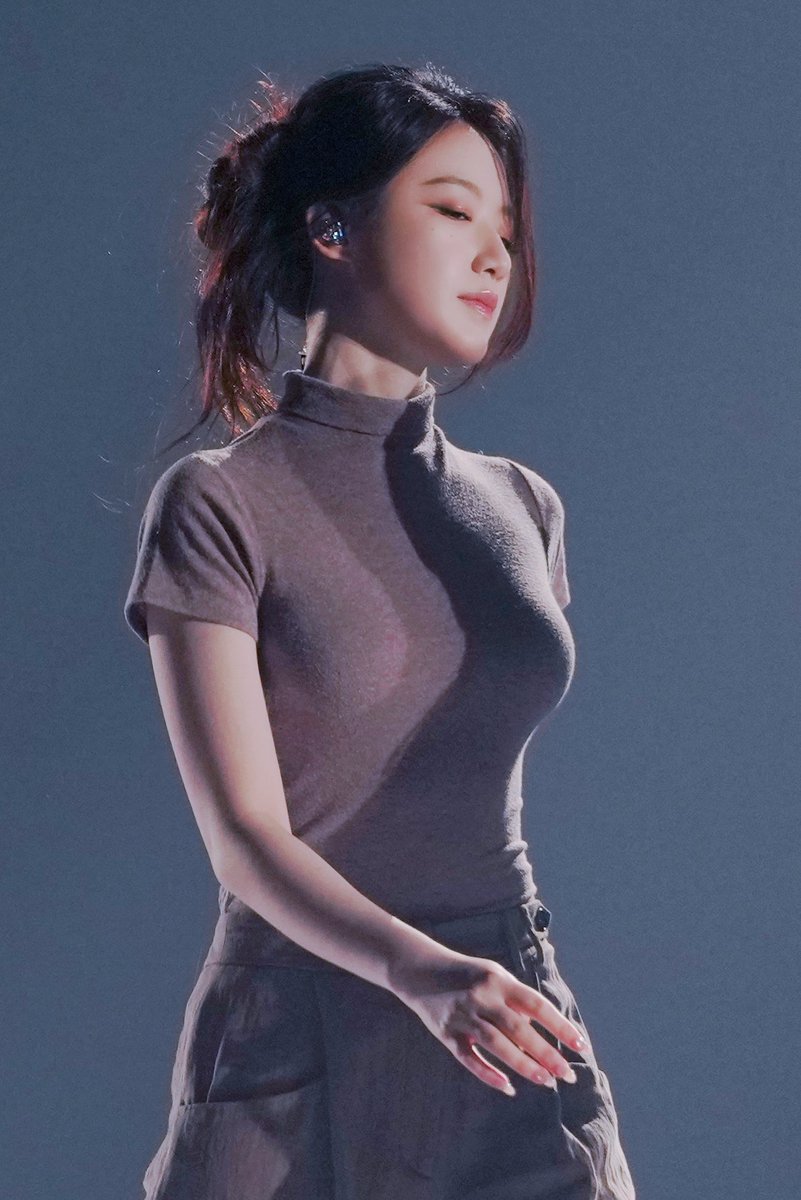 251005 first japan tour [ 逢い-dle ]

🦭😳

#슈화 #SHUHUA #아이들 #idle