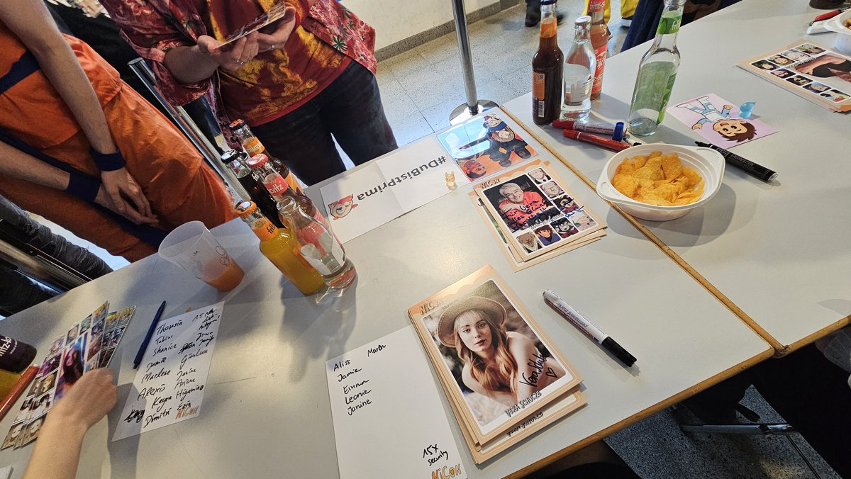 Die NiCon war unglaublich 💖 Für mich als Newcomer Synchronsprecherin war es eine große Ehre und Freude, neben so vielen großartigen und alteingesessenen Kolleg:innen zu sitzen. Ich wurde so herzlich aufgenommen von ihnen und den Fans. Mein Herz ist voll, danke! 💖