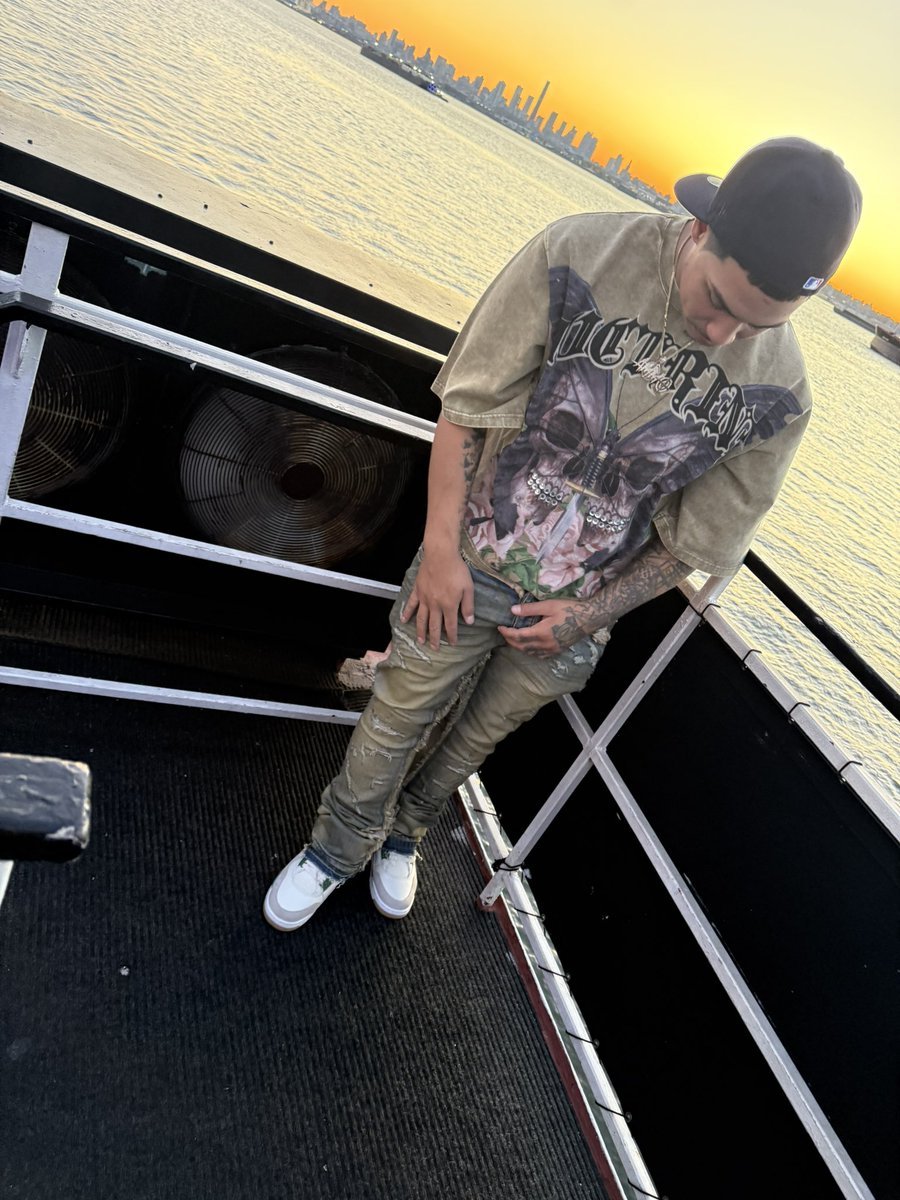 ammoEbk's tweet photo. This year is personal 🥶 https://t.co/wJ035DgEbi