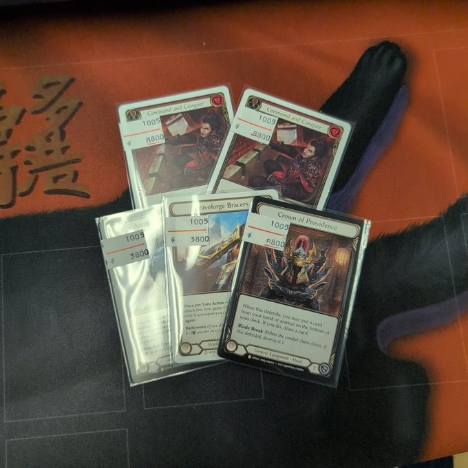 【#MisFaB入荷情報】
それでも！白枠なら！

Crown of Providence8800～
Arcanite skullcap　　　 3800～
征服の命令　　　　　　 8800～

入荷いたしました！
お求めはMisteriaまで！
#fabjp