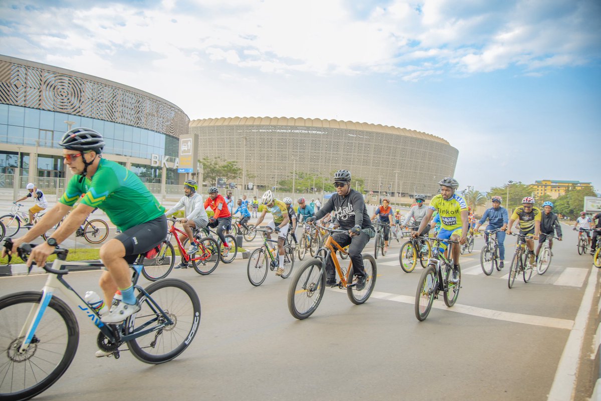 CityofKigali's tweet image. 📸 Photo: Cycling enthusiasts turned up in large numbers for the inaugural edition of the #SpecialRide — held in celebration of the recently concluded UCI 2025 Road World Championships in #KigaliYacu.
Let’s continue embracing sports as a way to stay active and healthy.…