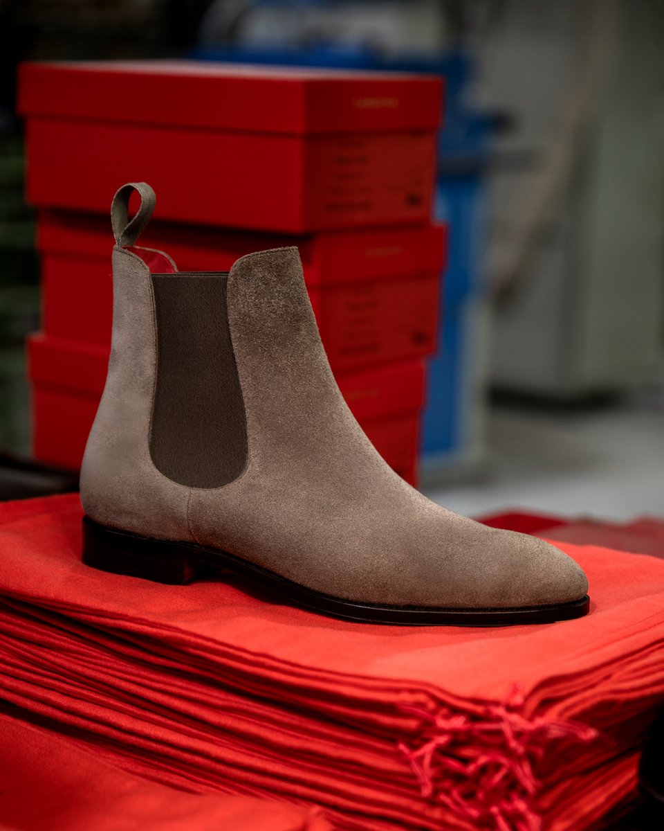 carminashoemake's tweet photo. Chelsea boots that balance elegance and strength.
This Custom Weekend, October 1st to 8th, create your own pair — and discover many more designs — with 25% off.
#CarminaShoemaker #CustomWeekend #CarminaShoes #ChelseaBoots #BootSeason https://t.co/zEbC2G3jWV https://t.co/22U8udvRmJ