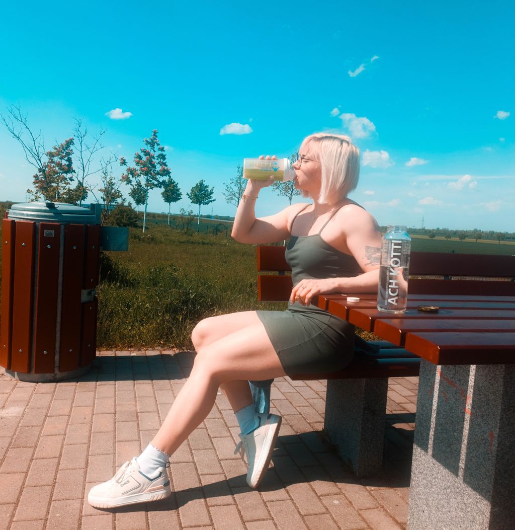 AkikoYuOfficial's tweet image. Daily Protein Reminder! Muscle Mommy sagt, drink your Protein! 🖐️ 

#proteinfood #fitfam #postworkoutshake #leanmusclefuel
