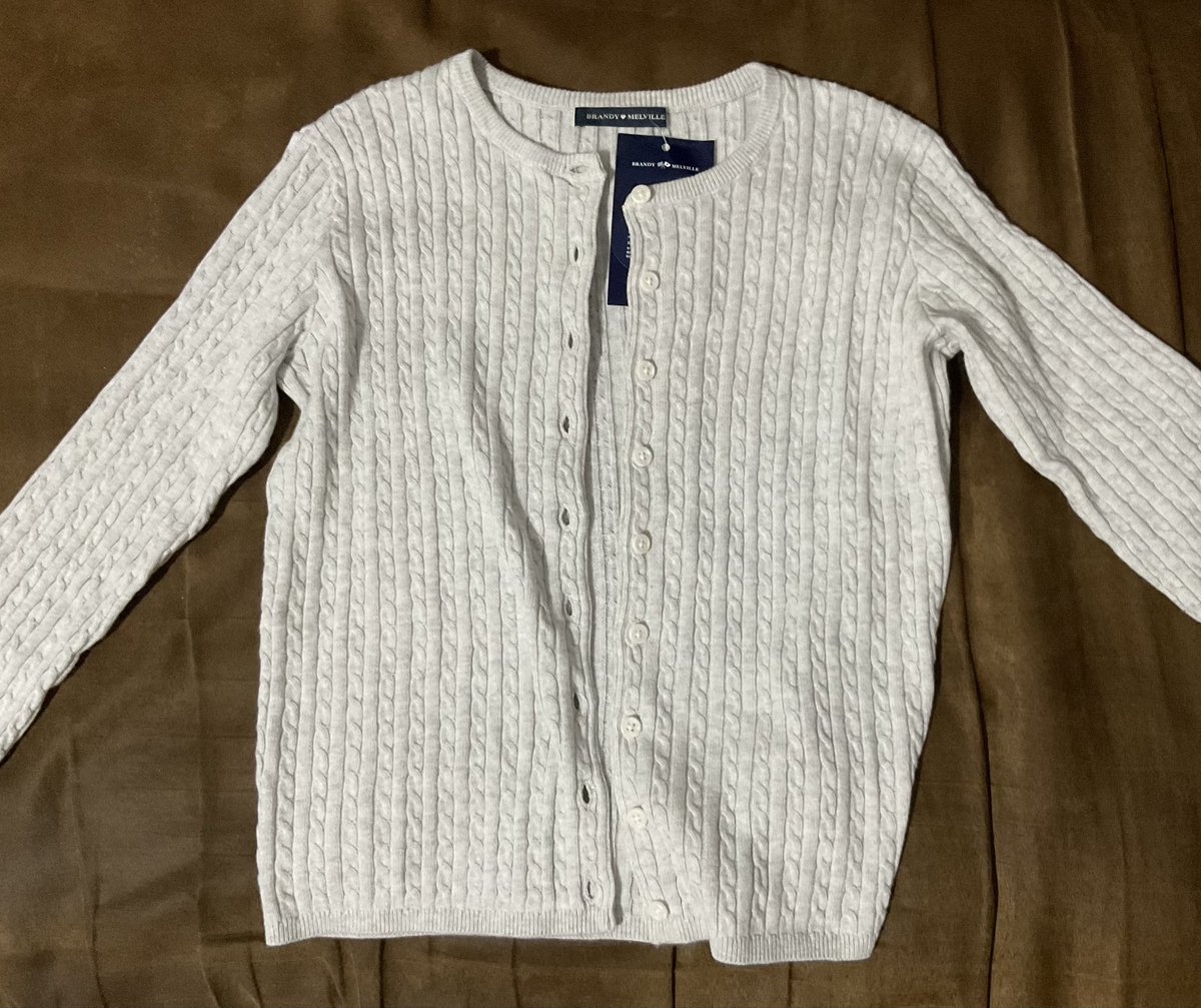 penkhonsuayy's tweet photo. ส่งต่อ Brandy Melville Zoe Cable Knit Cardigan สี Light Grey
ราคา 950 บาท รวมส่ง
#brandymelvillethailand #brandymelvilleth #brandymelville #ส่งต่อbrandy #ส่งต่อเสื้อผ้า https://t.co/qJeeD3L27Q