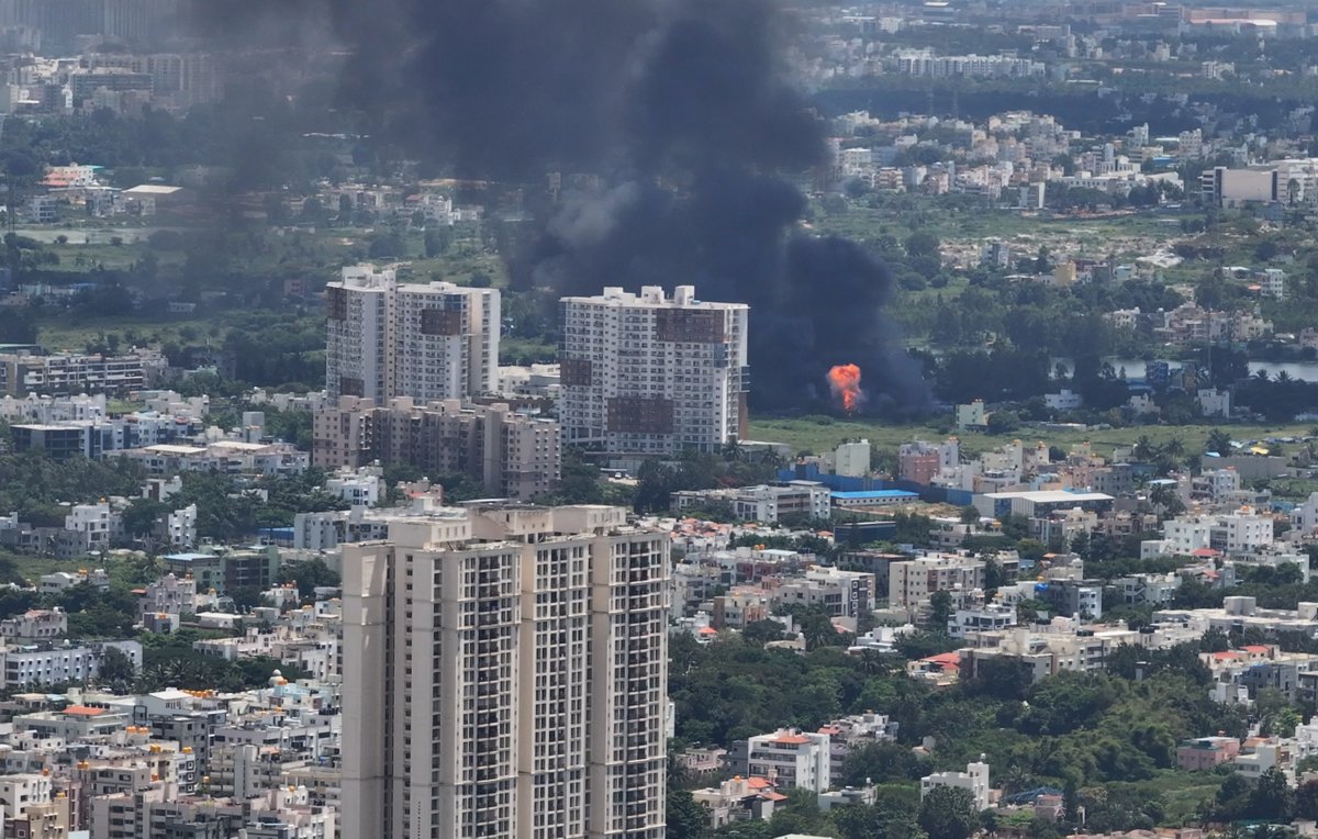 sriharikaranth's tweet photo. Noticed some smoke and loud blasts near Bannerghatta Road. Does anyone know what’s going on? https://t.co/tbrSzvzEuZ