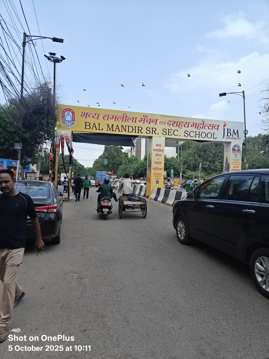 RAKESHSmslap's tweet photo. @DelhiPolice @CMODelhi @LtGovDelhi Some anti-social elements have shattered the portrait of Prabhu Shri Ram displayed on the gate established by Bal Mandir School, Gagan Vihar (Red Light) for Dussehra advertisements.
Despite repeated requests, the school has not removed the https://t.co/JQwsooPEbG