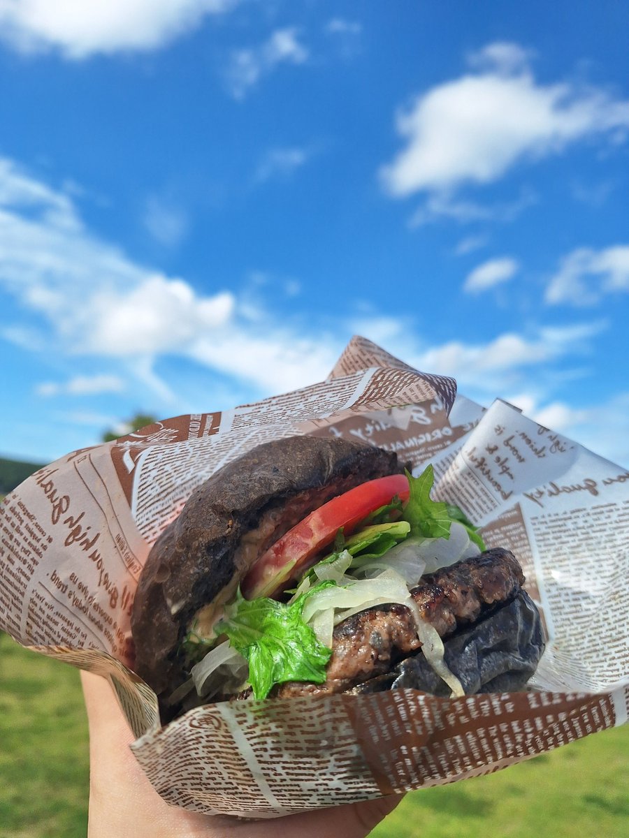 hokotaPRproject's tweet photo. めちゃうまハンバーガー🍔
第37回マルシェお疲れ様でした〜！

 #常陸牛  #鉾田市  #仲田精肉店 https://t.co/Flmvb4jq8i