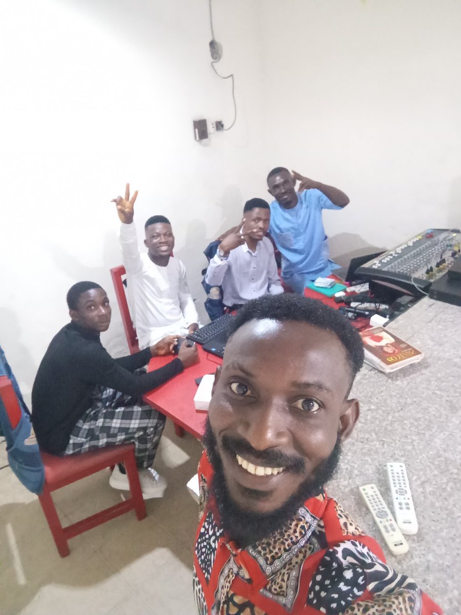 #8hoursinHispresence
#GloryDome