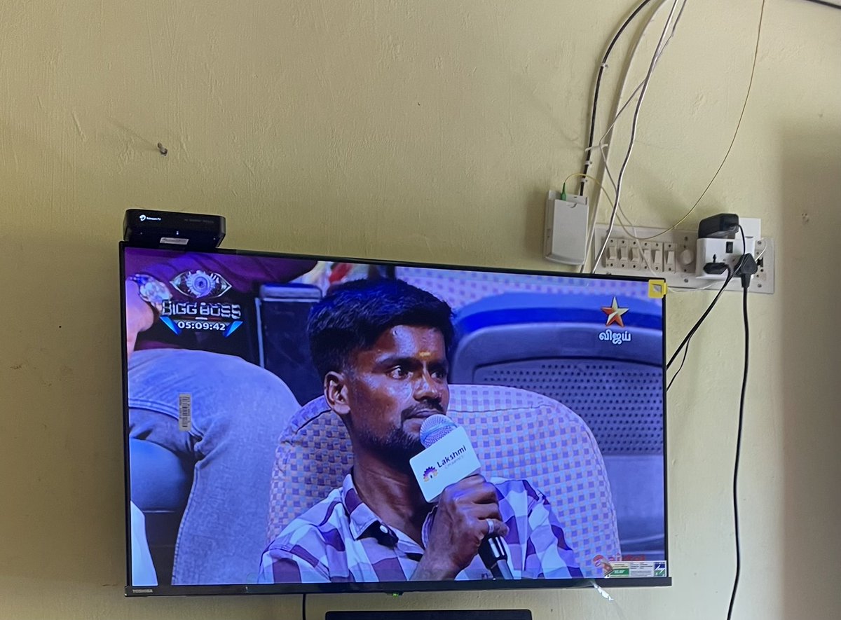 D_O_Tttt's tweet photo. நான் பார்த்ததில் மனதளவில் மிகவும் அழகான மனிதன்  மற்றும் சிறந்த முற்போக்கான குடும்பம் 
#NeeyaNaana #biggbossseason9 https://t.co/90lLoG38cx