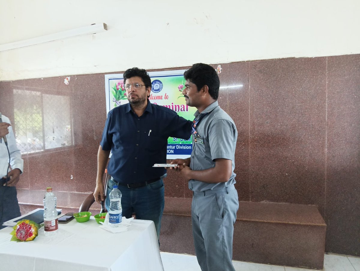 drmgnt's tweet photo. #Safety Seminar at #Nadikudi #Railway Station Conducted by Sr.DOM/GNT covering key operational safety topics:
Sub-route & #Emergency route cancellation #LCGate procedures (normal & abnormal)
#Shunting precautions & vehicle securing
#Safety #seminar #SafetyFirst https://t.co/TIZdqI33S5