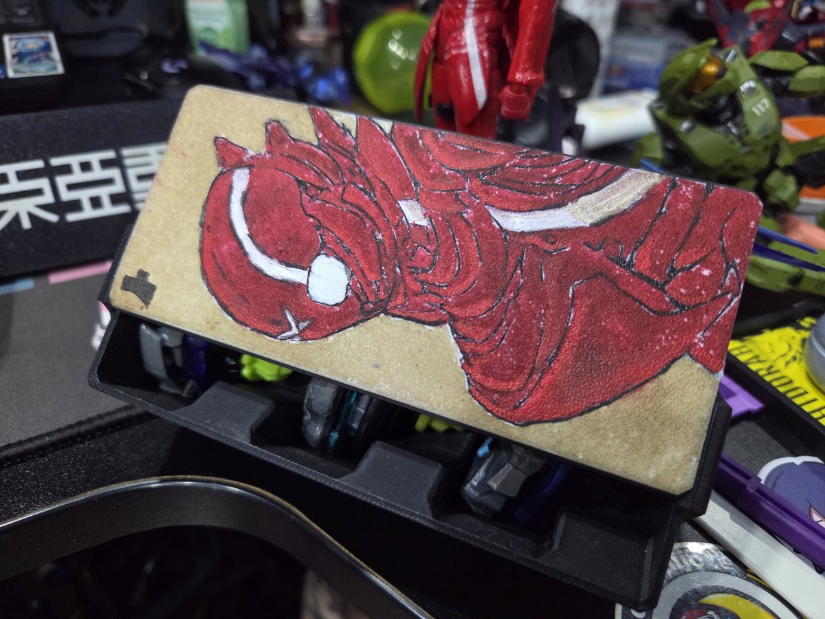 NicholasFigRev's tweet photo. Finally took the time to paint up my #Aposimz deckcase lid printed up by @_beansbaked
Used a whole bunch of contrast and blending options for rhe colors and background
Anyway Tsutomu Nihei the goat https://t.co/WAo7m5X5NR