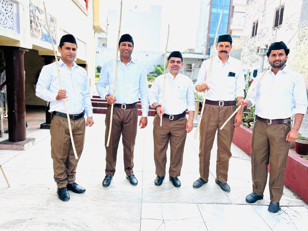 msnagar78's tweet photo. Rashtriya Swayamsevak Sangh (RSS)  के स्थापना दिवस के पावन अवसर पर
गौतम बुध नगर के एनटीपीसी खंड के दुजाना मंडल में  आयोजित पथसंचलन में शामिल होने का अवसर मिला।
#RSS100Years
https://t.co/pTsMsW3YvH

via MyNt https://t.co/K0OmLn6V0M