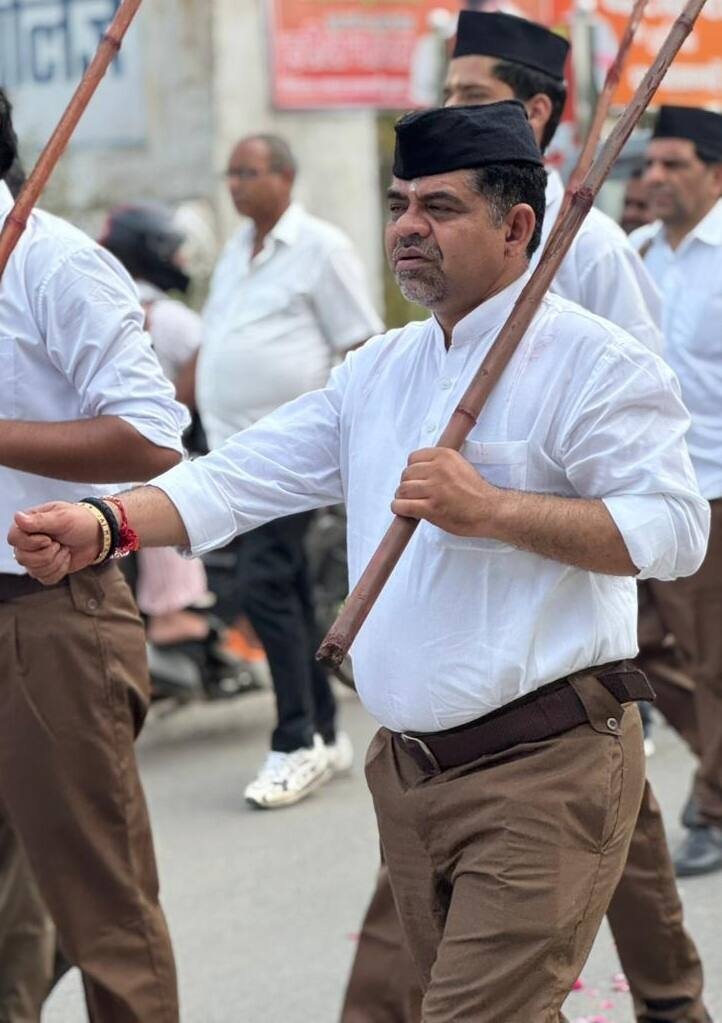 msnagar78's tweet photo. Rashtriya Swayamsevak Sangh (RSS)  के स्थापना दिवस के पावन अवसर पर
गौतम बुध नगर के एनटीपीसी खंड के दुजाना मंडल में  आयोजित पथसंचलन में शामिल होने का अवसर मिला।
#RSS100Years
https://t.co/pTsMsW3YvH

via MyNt https://t.co/K0OmLn6V0M