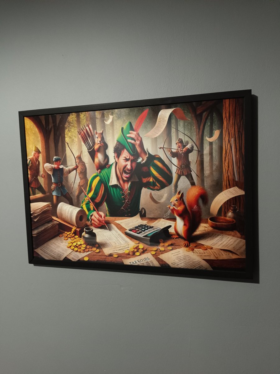 Menudo basuron de cuadros por IA en el AirBNB que nos hemos quedado en Nottingham, son para apuñalar al dueño.