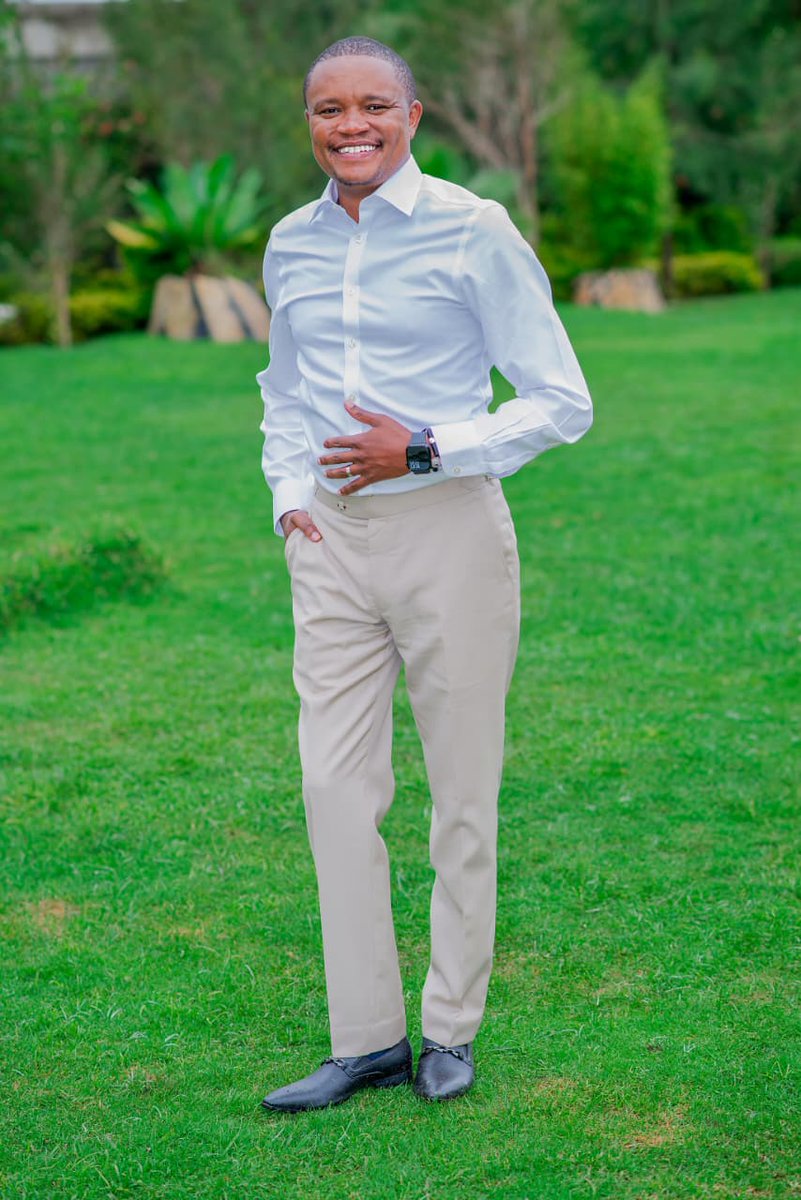 Proverbs 17:22

A cheerful heart is good medicine, but a crushed spirit dries up bones.

Blessed Sunday. 

#KKSeason3Loading #Molo