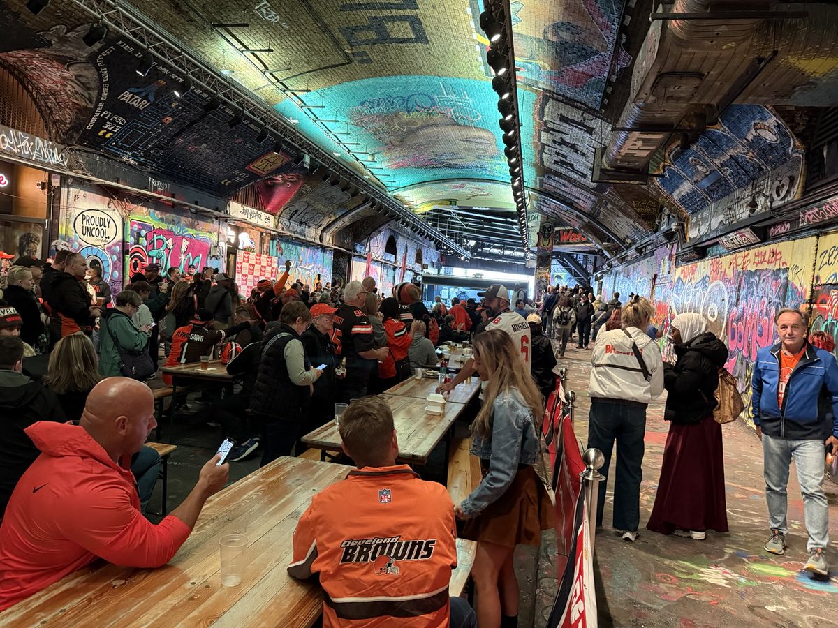 adamday78's tweet photo. Some pictures from leake street yesterday https://t.co/MJ4ggooWHy