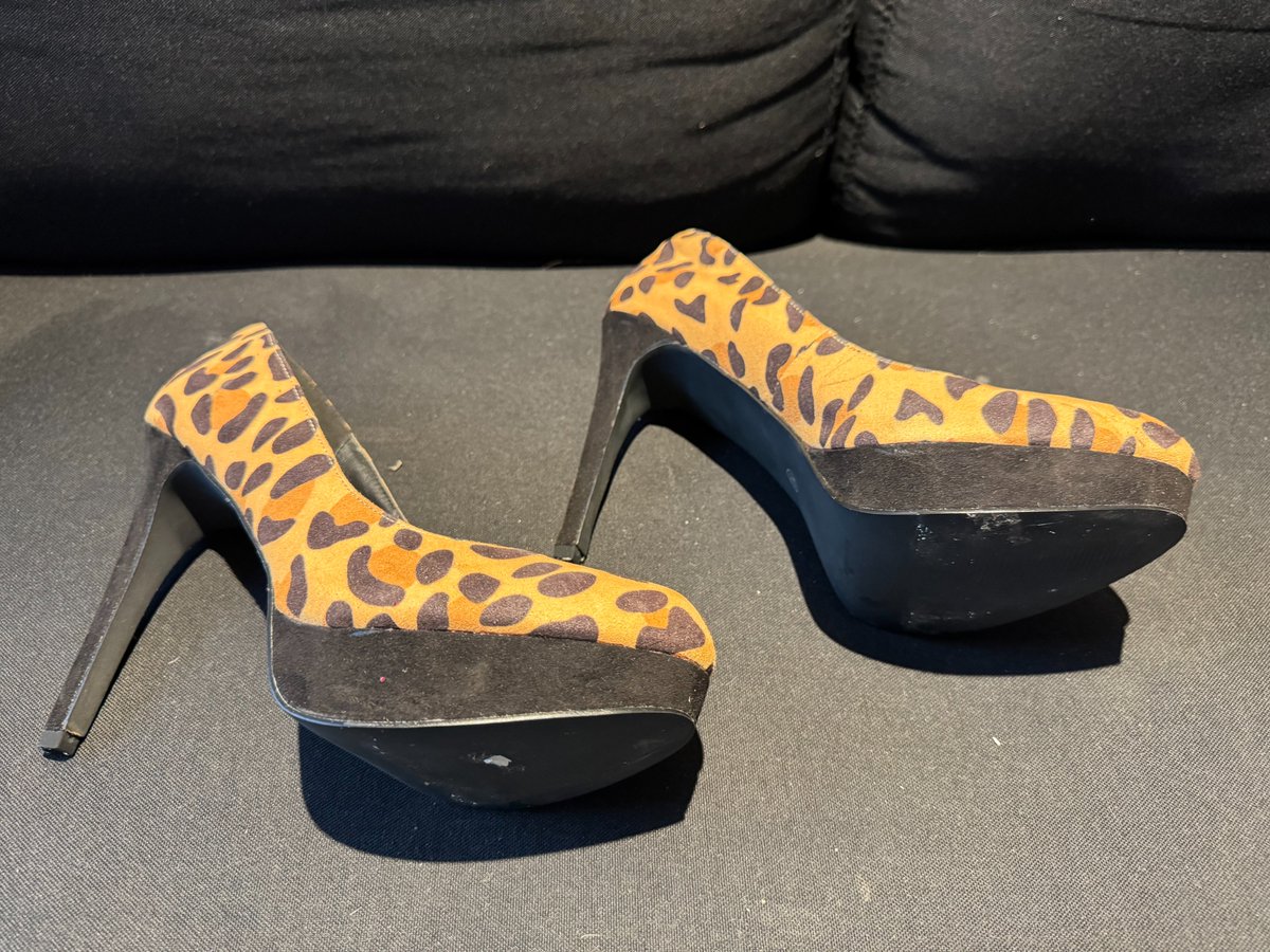 StockingedSec's tweet photo. Girl Express Animal Print Platform Heels (Women’s US size 10/AU size 41, 3.5” Heel) AU $30 (+ Shipping) https://t.co/QHC2f8XHxH