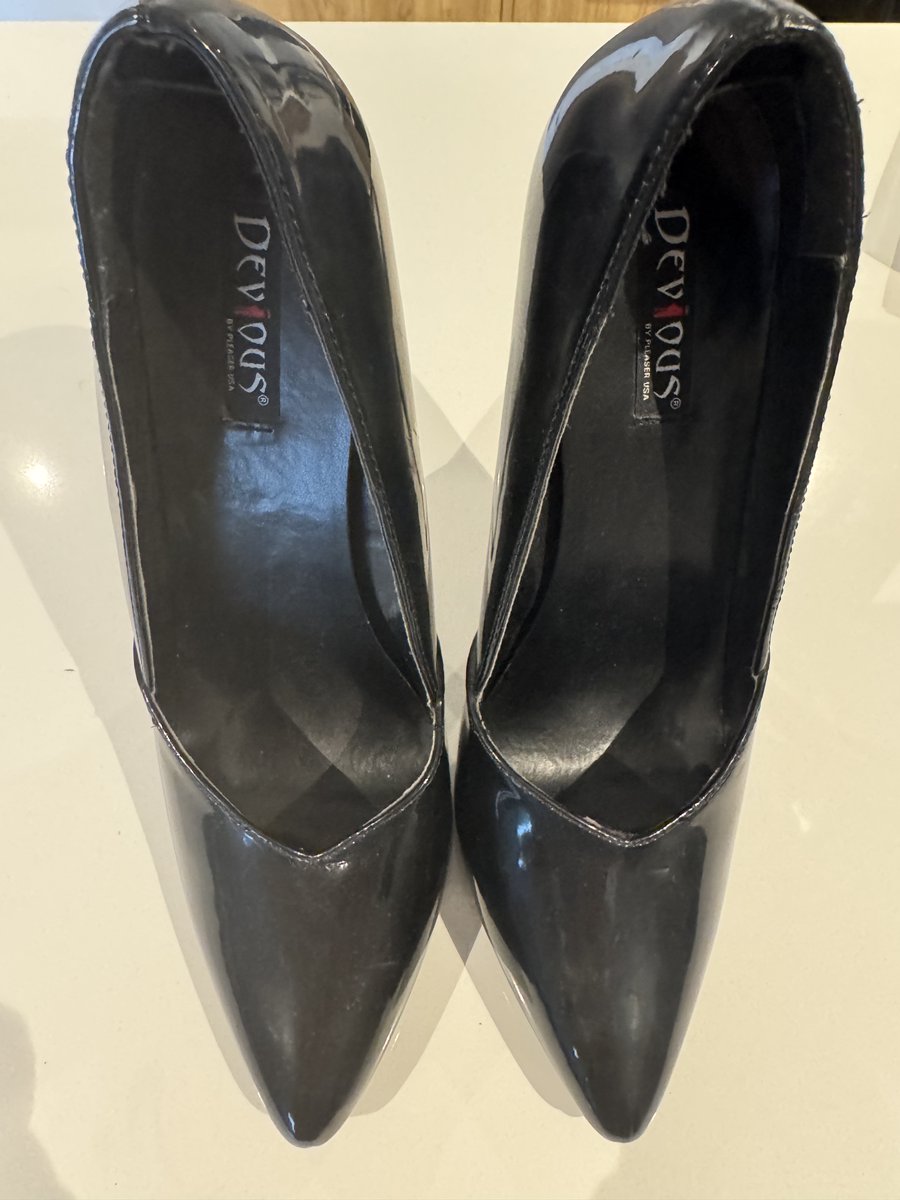 StockingedSec's tweet photo. FOR SALE: Devious Domina Patent Black Metal Stiletto Heels (Women’s US size 10/AU size 41, 6" Heel). AU $75 + Shipping) https://t.co/fQGp4Yn2gY