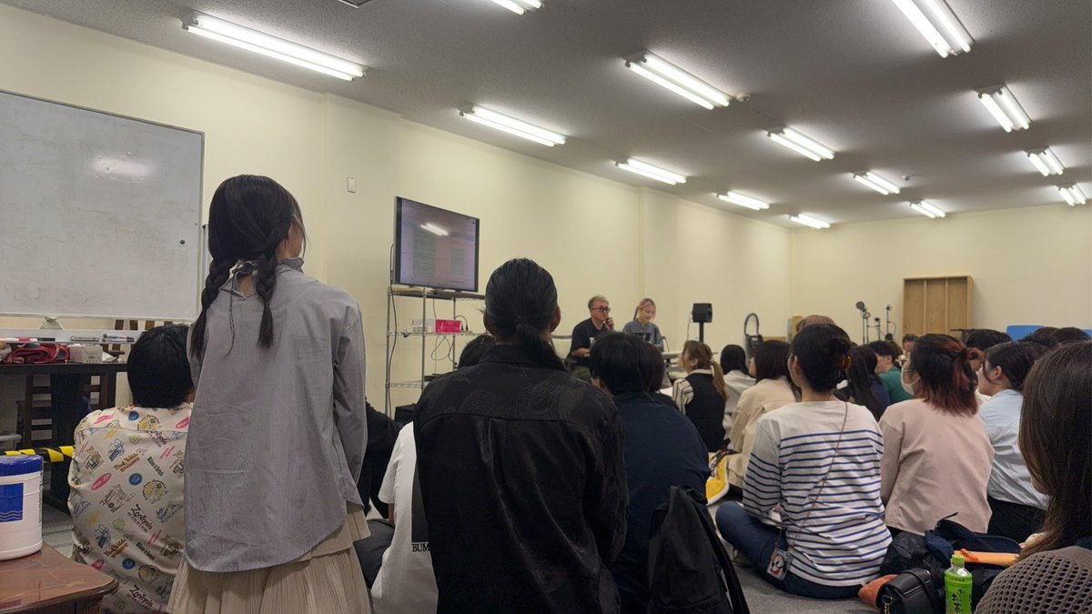 スクールデュオ
基礎・レギュラー・アッパー合同の
特別講義 aka 決起集会を
行いました🔥
ゲストはDUO23期卒
木花藍✨(良い話をありがとう！)

みんなの真剣な顔、笑顔、どっちも最高だったよ。

後期は前期以上に気合い入れて全力でいこう！
応援してマス💪✨