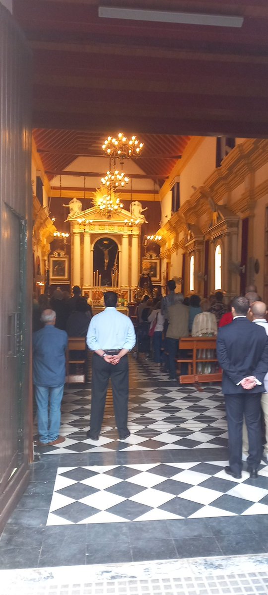 La Voz De San Fernando (@l_v_d_s_f) on Twitter photo La densa niebla no impide que la hermandad de la <a href="/veracruzsfdo/">Vera Cruz San Fernando</a> realice su tradicional Rosario de la Aurora este primer domingo de Octubre. La densa niebla no impide que la hermandad de la <a href="/veracruzsfdo/">Vera Cruz San Fernando</a> realice su tradicional Rosario de la Aurora este primer domingo de Octubre.